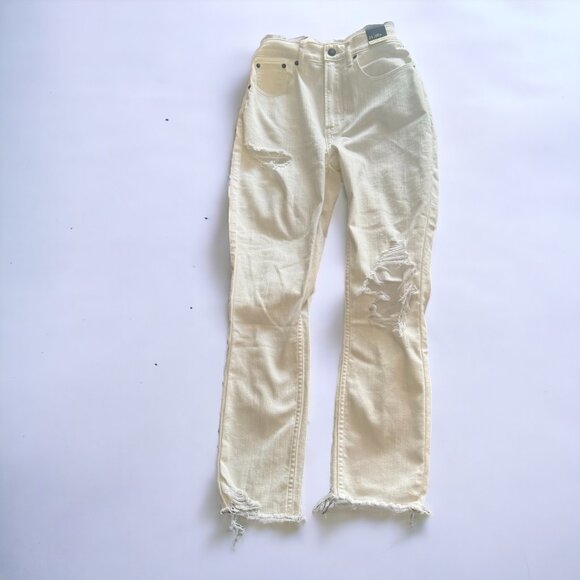 ⚡️QUICKSALE!⚡️ NEW Abercrombie Destroyed Curve Love High Rise Mom Jean in White - Picture 7 of 13